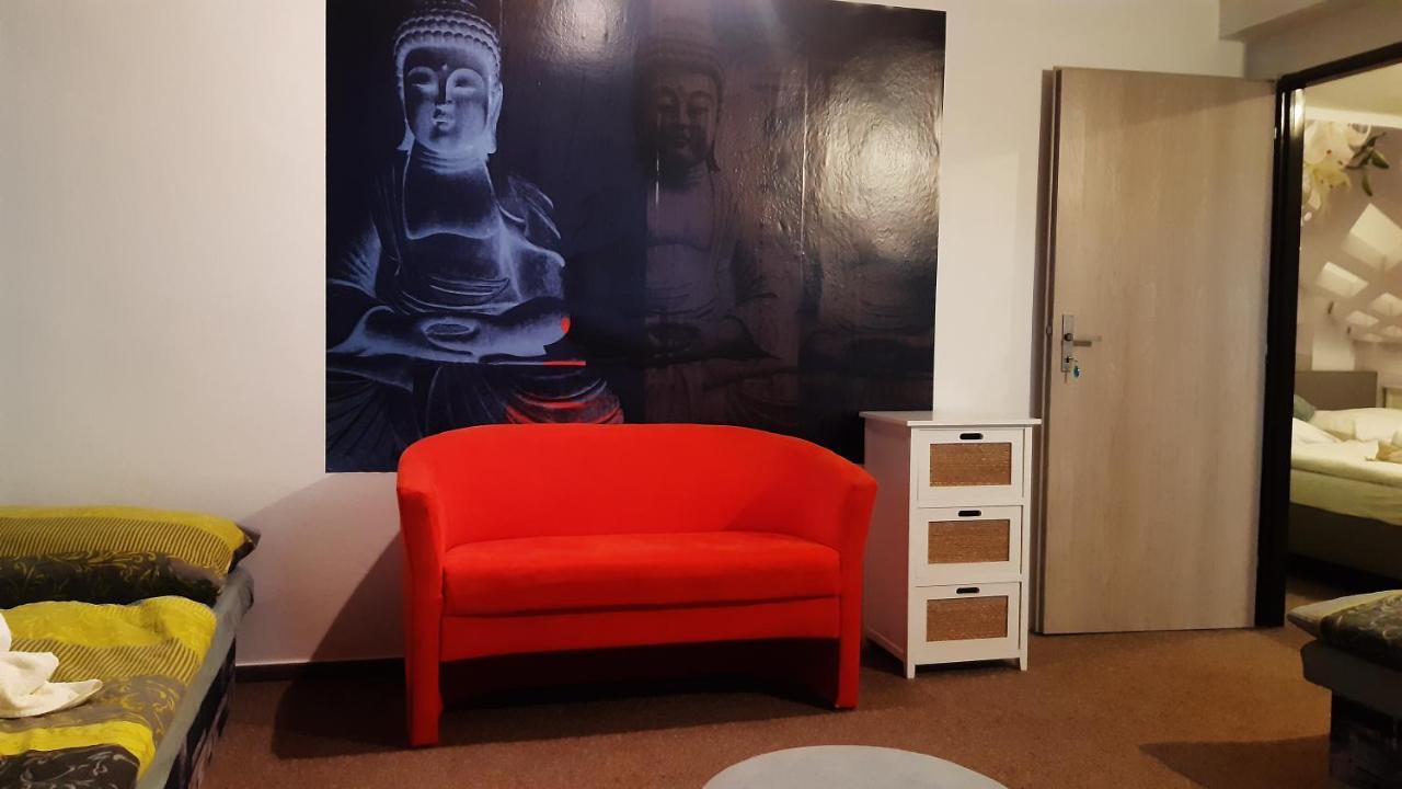 Budha Apartma Jirikov  Exteriör bild