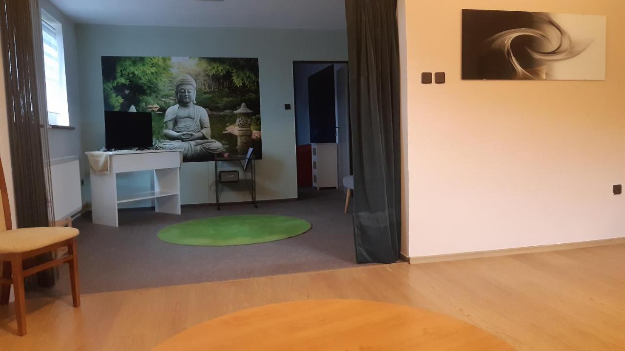 Budha Apartma Jirikov  Exteriör bild